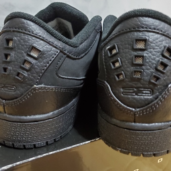 Air Jordan Retro 1 Flight Low - Picture 4 of 6